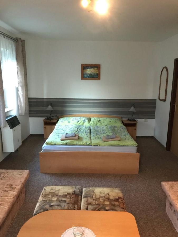 Apartamento Privát Magdalena Bešeňová Exterior foto