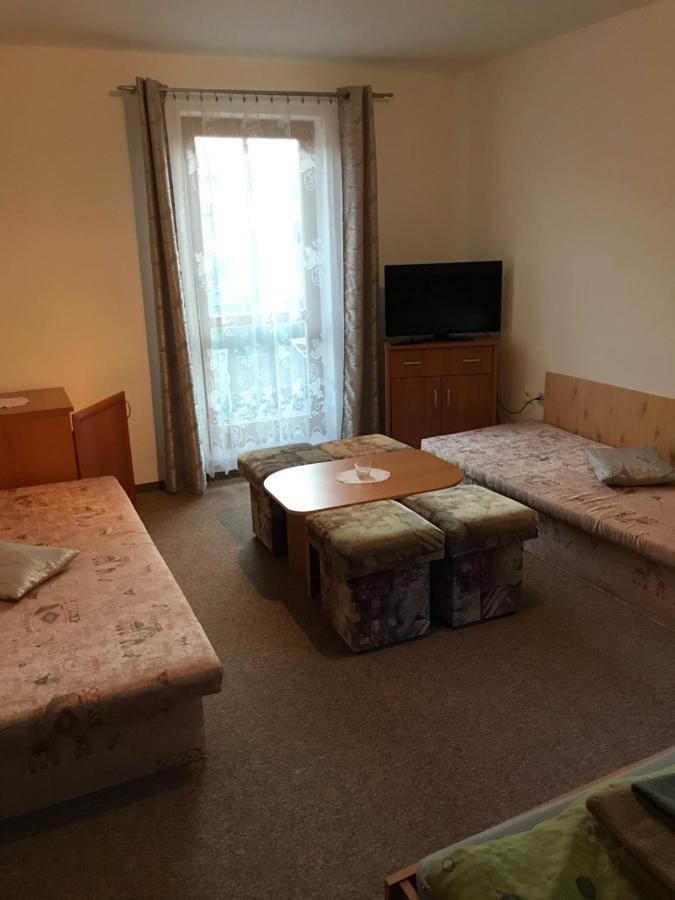 Apartamento Privát Magdalena Bešeňová Exterior foto