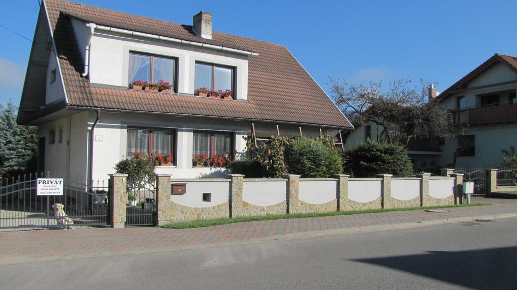 Apartamento Privát Magdalena Bešeňová Exterior foto